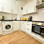 Duplex Home With 3 Bedrooms And Large Sofa-Bed Plus Back Patio, Near Angel And King\'S Cross Station
