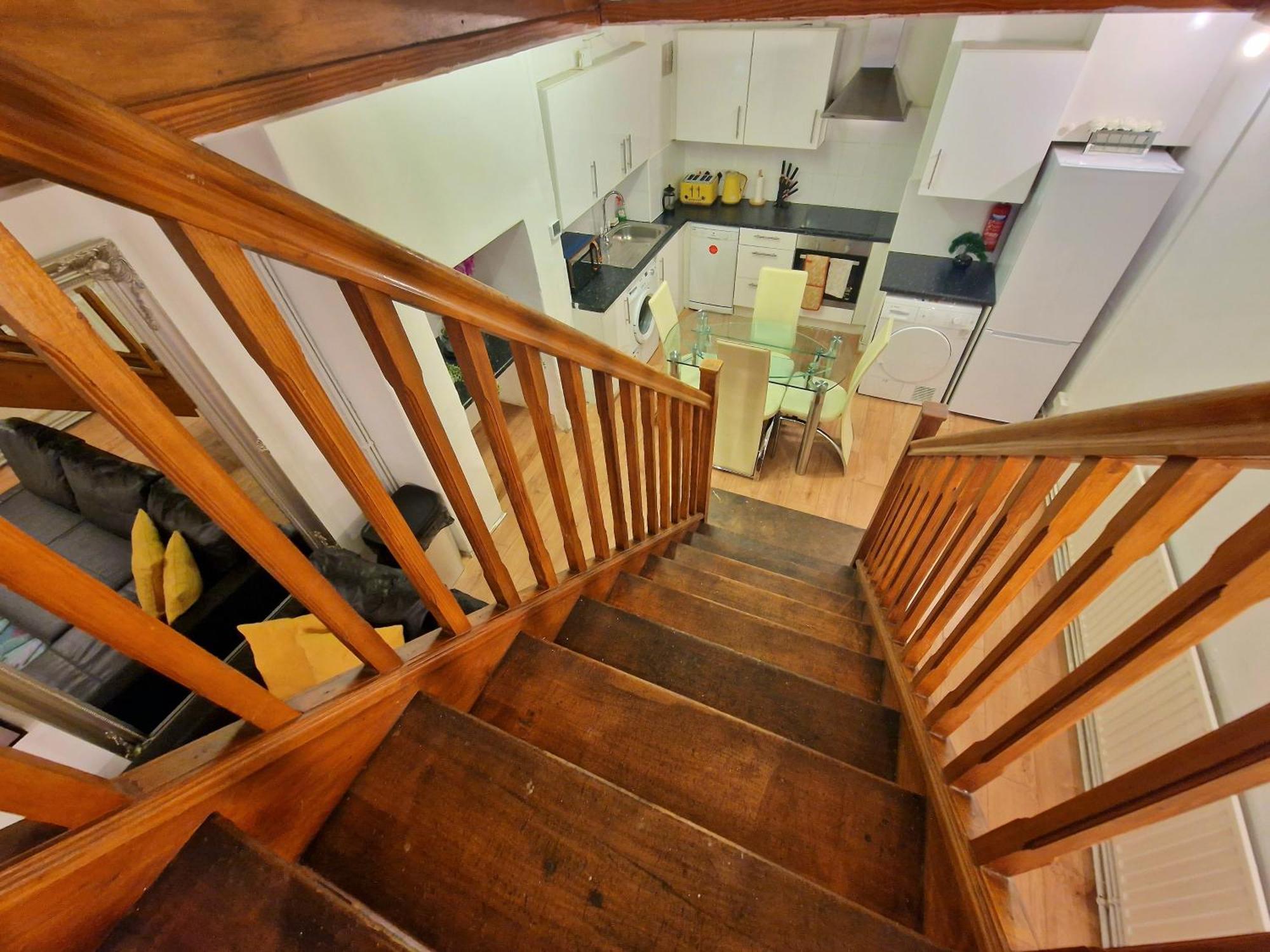 Apartment Duplex With 3 Bedrooms And Large Sofa-bed Back Patio, Near Angel And King's Cross Station London