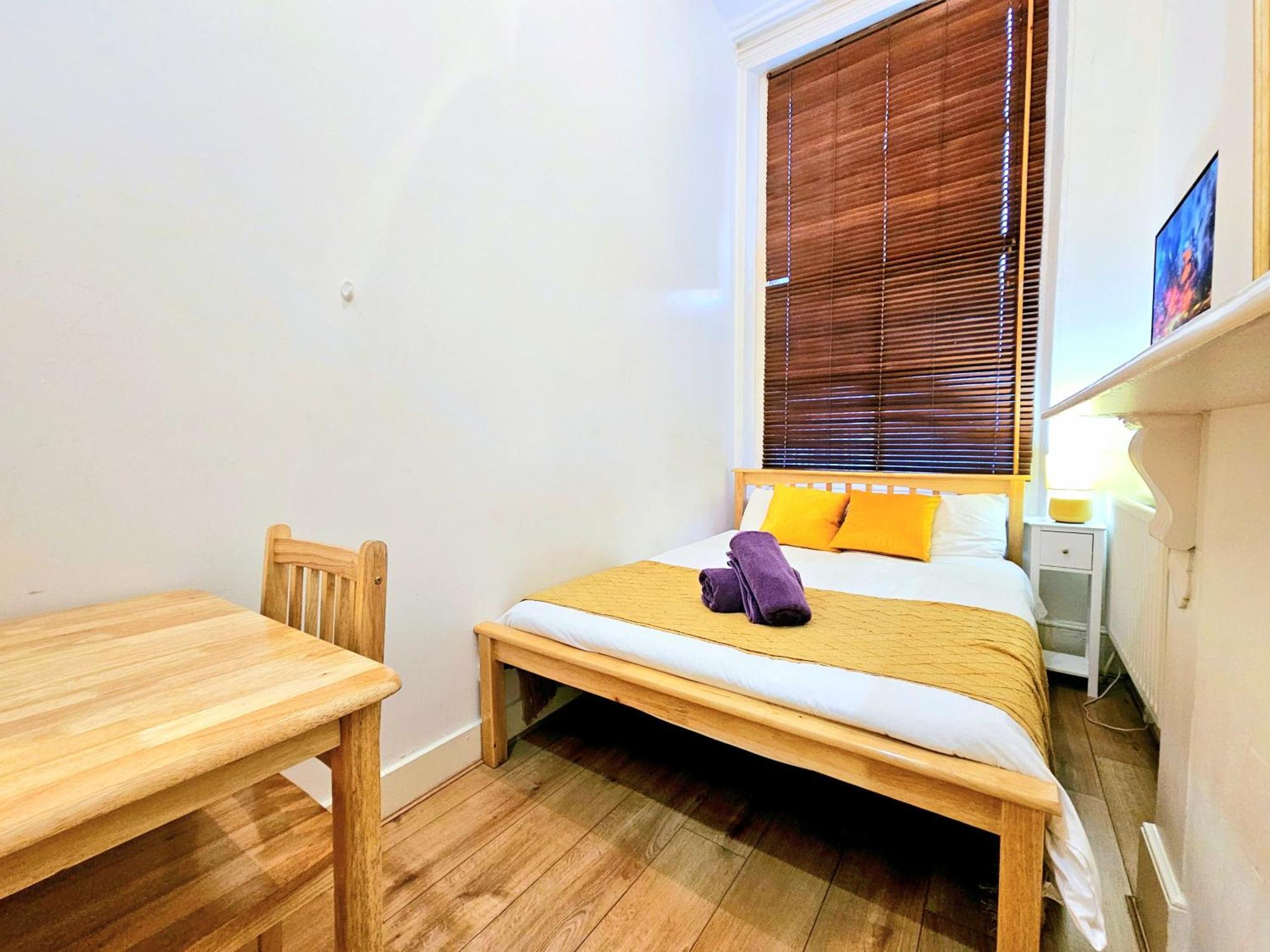 Apartment Duplex With 3 Bedrooms And Large Sofa-bed Back Patio, Near Angel And King's Cross Station *